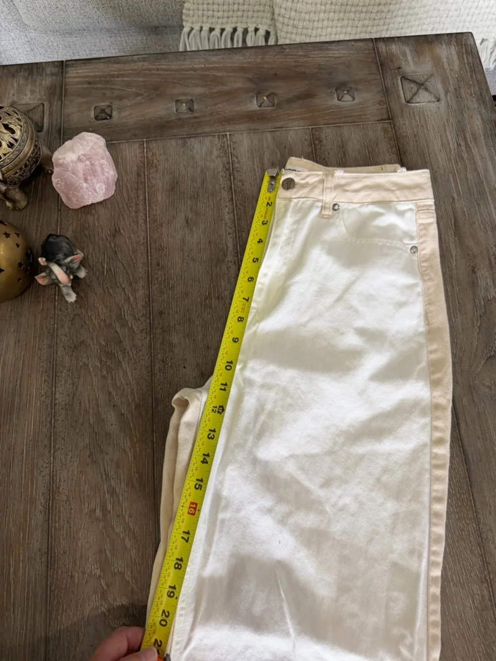 Vigoss Jett Straight Two-Tone Jeans in Cream & White - Picture 11 of 13